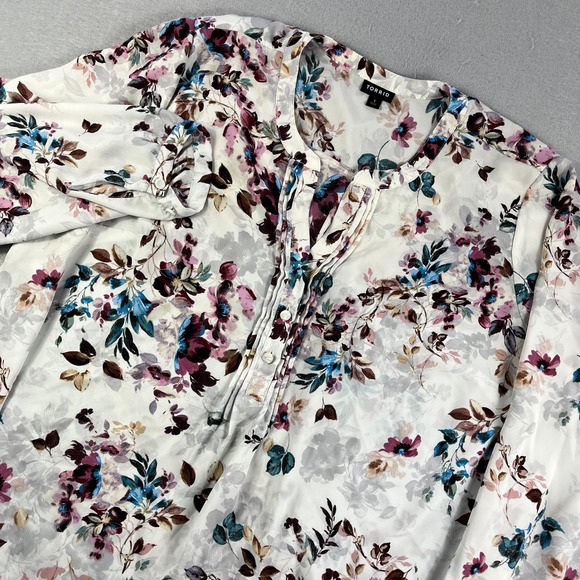 torrid Tops - Torrid Womens Plus Size 1 Floral Long Sleeve Pleated Button Front Blouse White